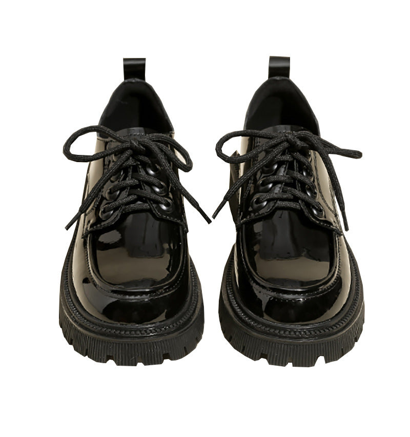 Chaussure élégante avec une semelle épaisse
